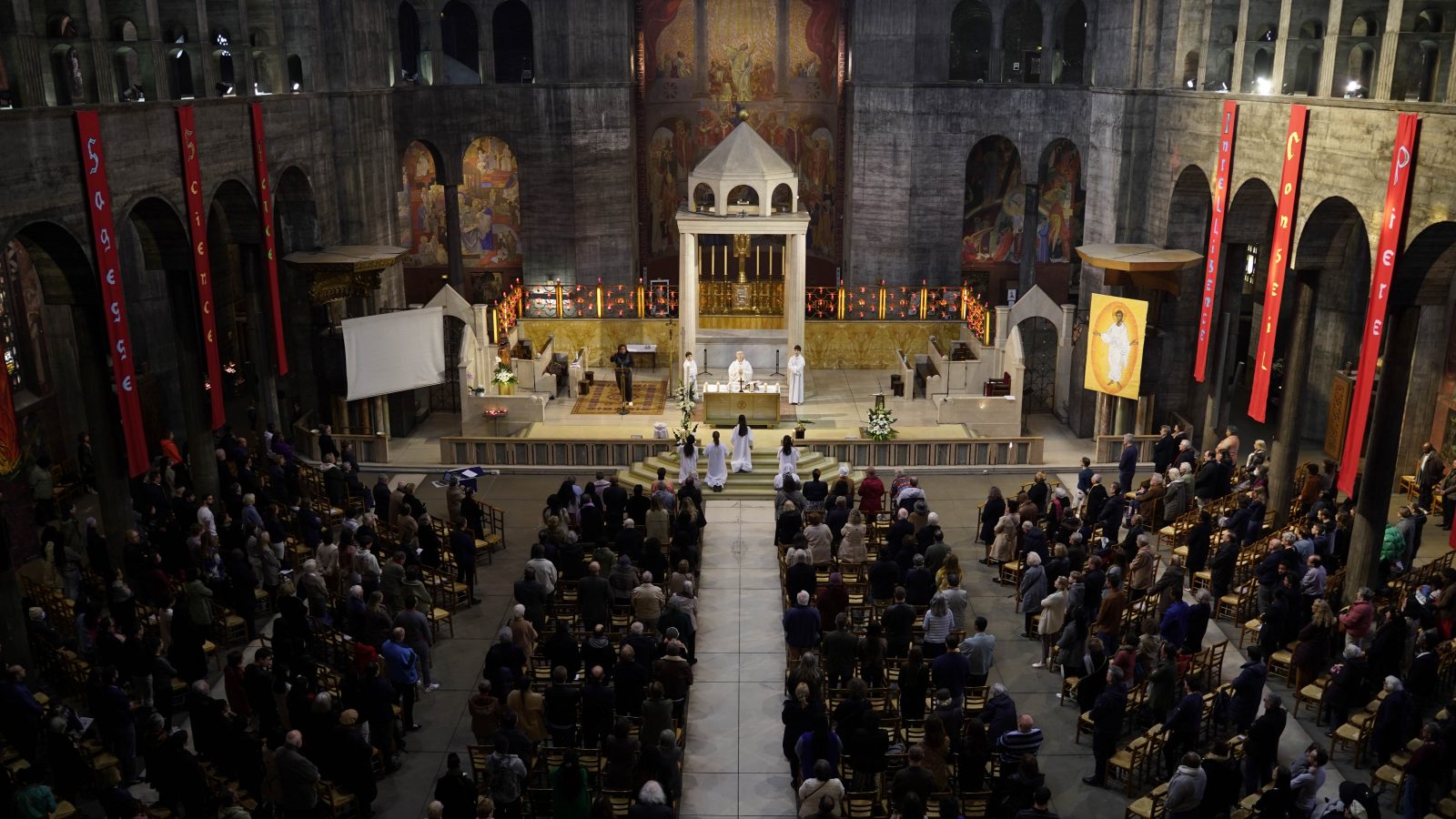 Revivez la Semaine Sainte avec les Servants de messe !